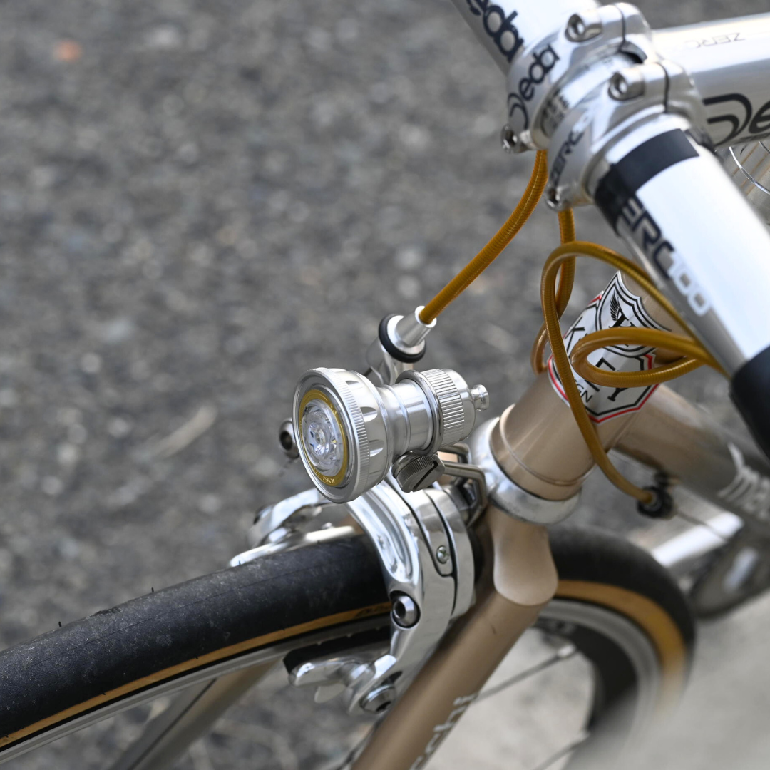 V3-F Vintage Light Front