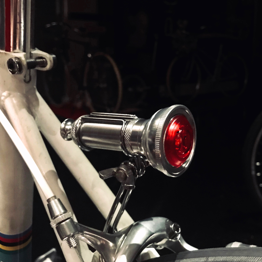 V2 Vintage Light Rear