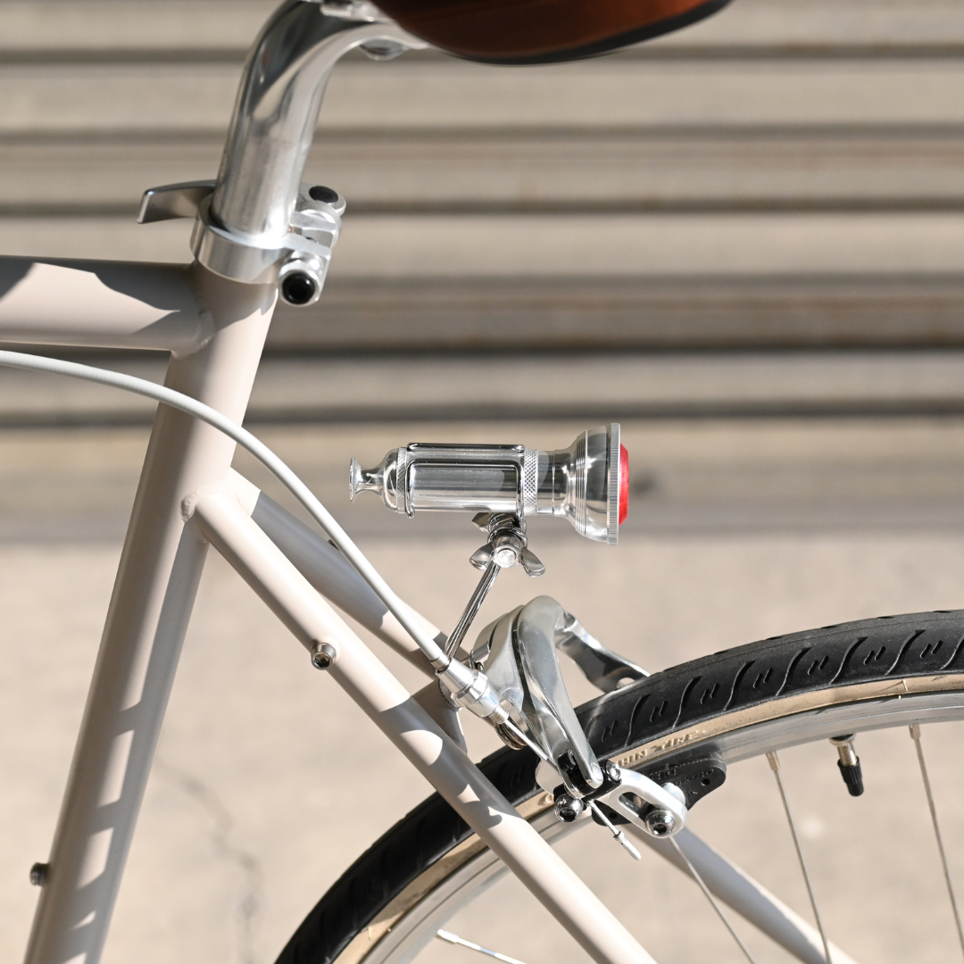 V2 Vintage Light Rear